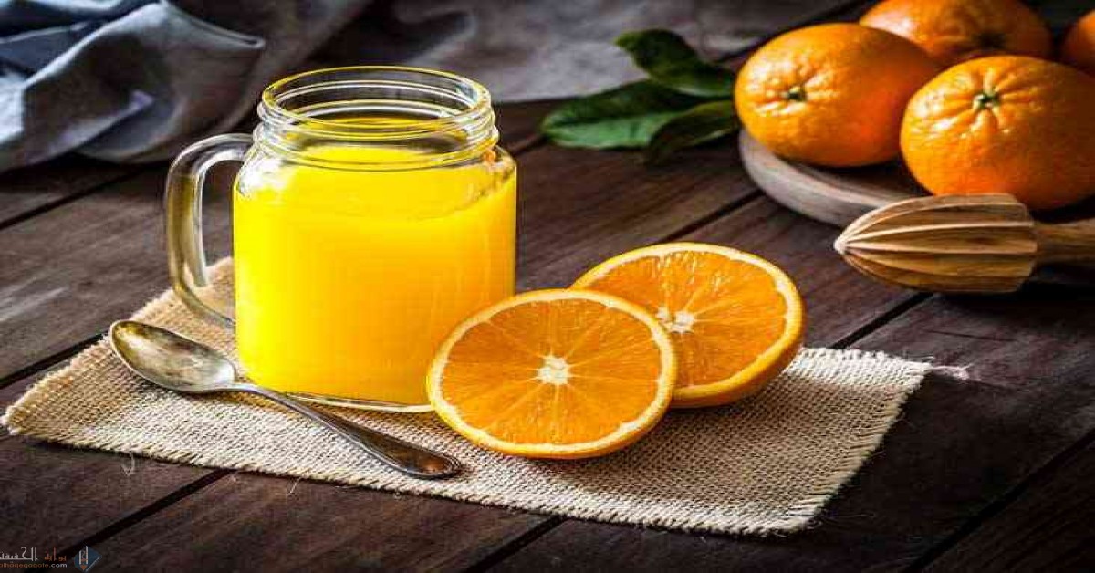 يوجد الحمض في الغذاء مثل الليمون والبرتقال اللذين يحتويان على حمض