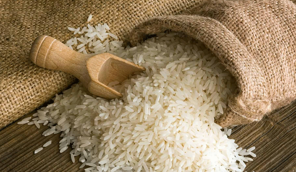 يريد توزيعها على ثلاثة اكياس