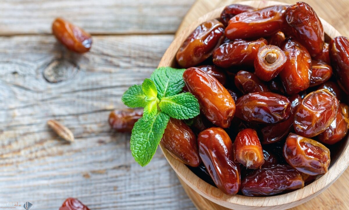 احيان قد تضاف بعض المواد لتحسين نكهة التمر المعباة بالكنز فما هي
