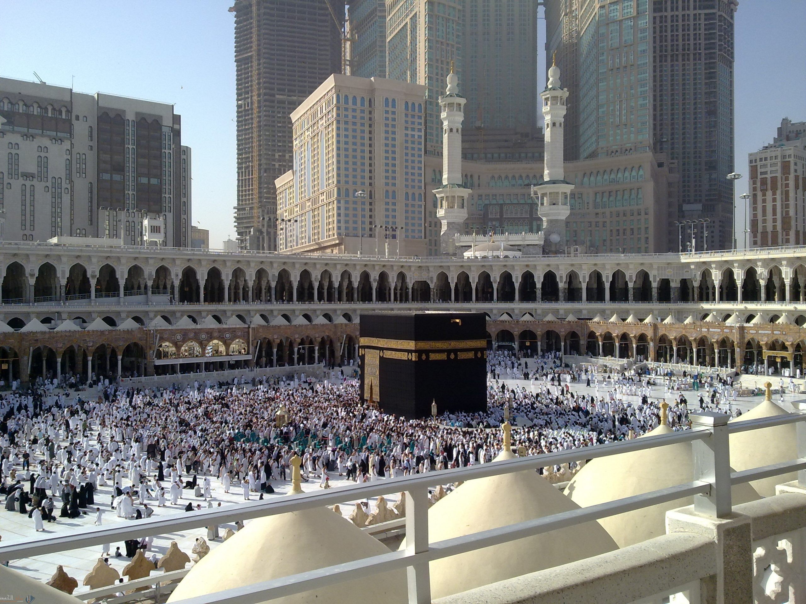 هل بالفعل لا يصح للشاعر الكلام عند البلد الحرام ؟ ولماذا ؟