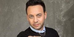 من هي زوجة مصطفى قمر