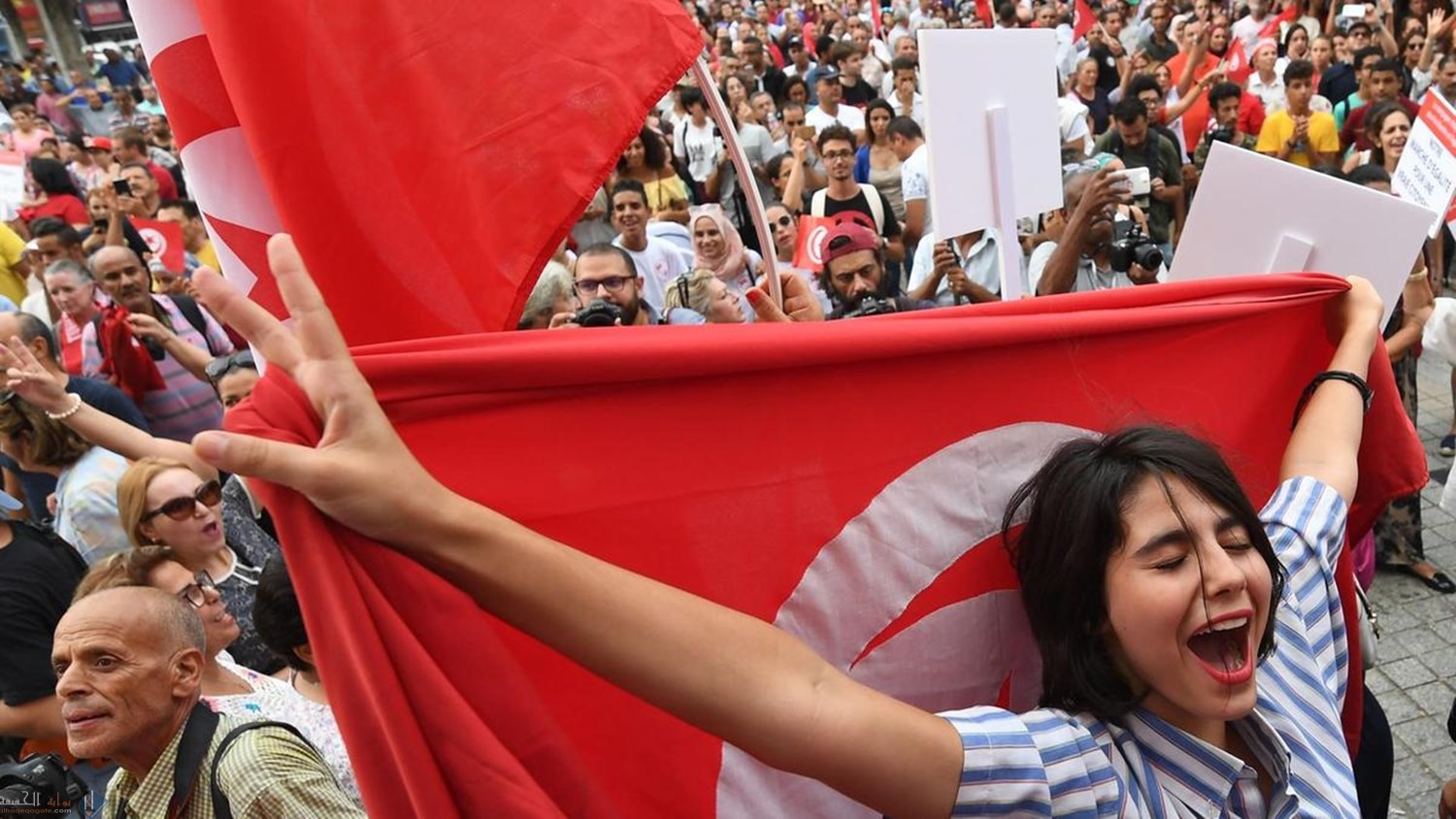 كم عدد رؤساء الحكومة بعد الثورة التونسية