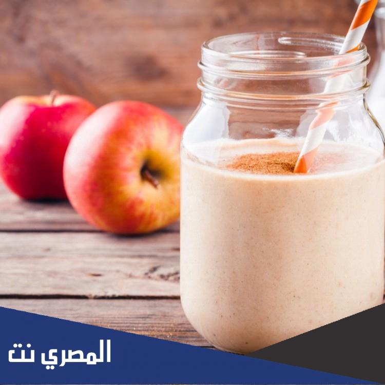 عصير التفاح بالحليب