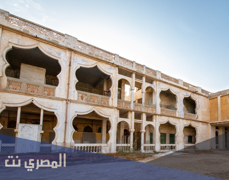 قصر استخدمه المؤسس ديواناً ومركزاً مهماً شهد توقيع العديد من الاتفاقيات والمعاهدات؟