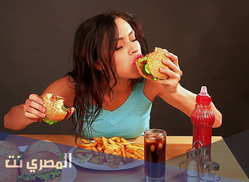 ما الذي يسبب الرغبة الشديدة للطعام أثناء الدورة الشهرية؟