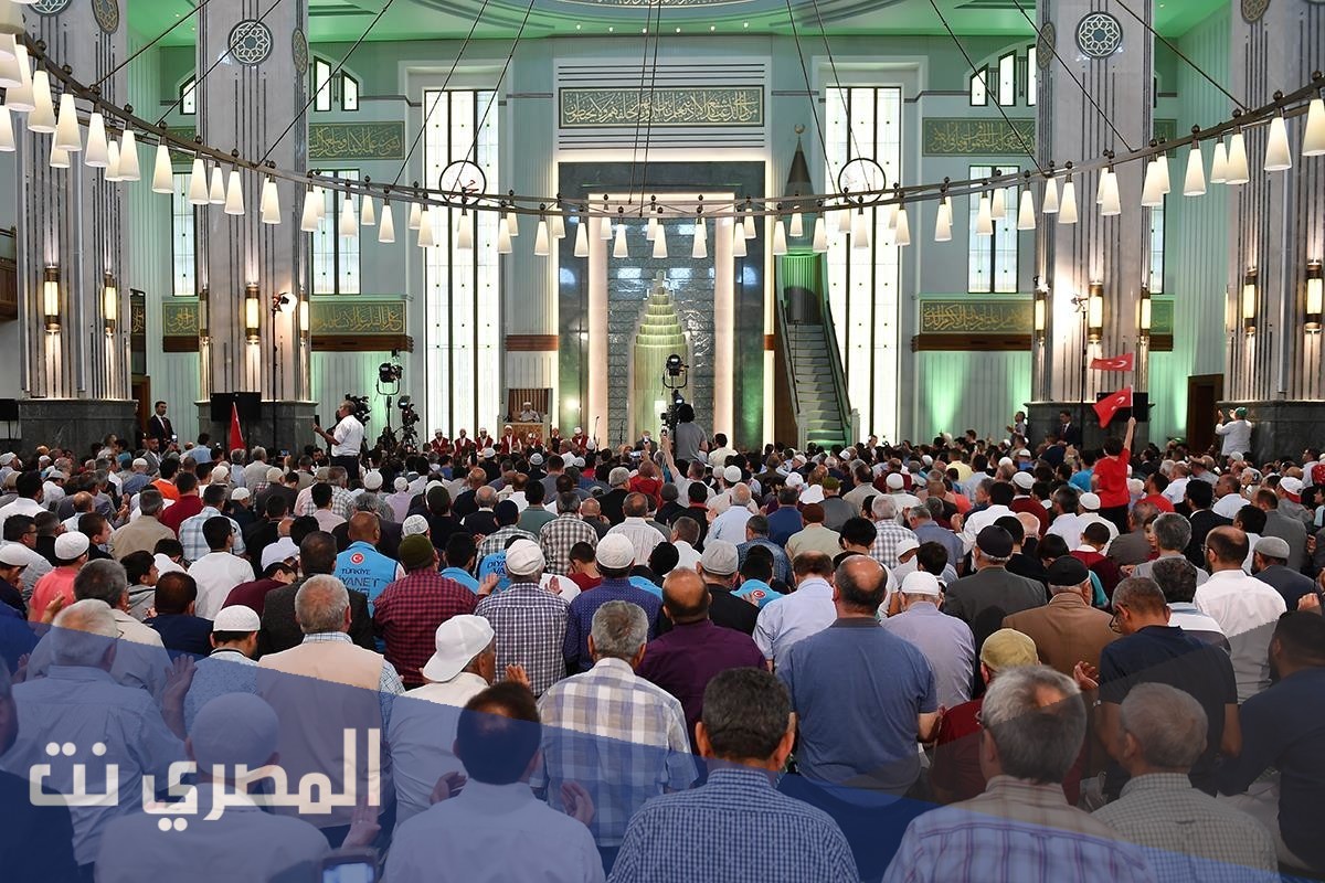 متى تكون قراءة الإمام يوم الجمعة سرية ؟ ولماذا