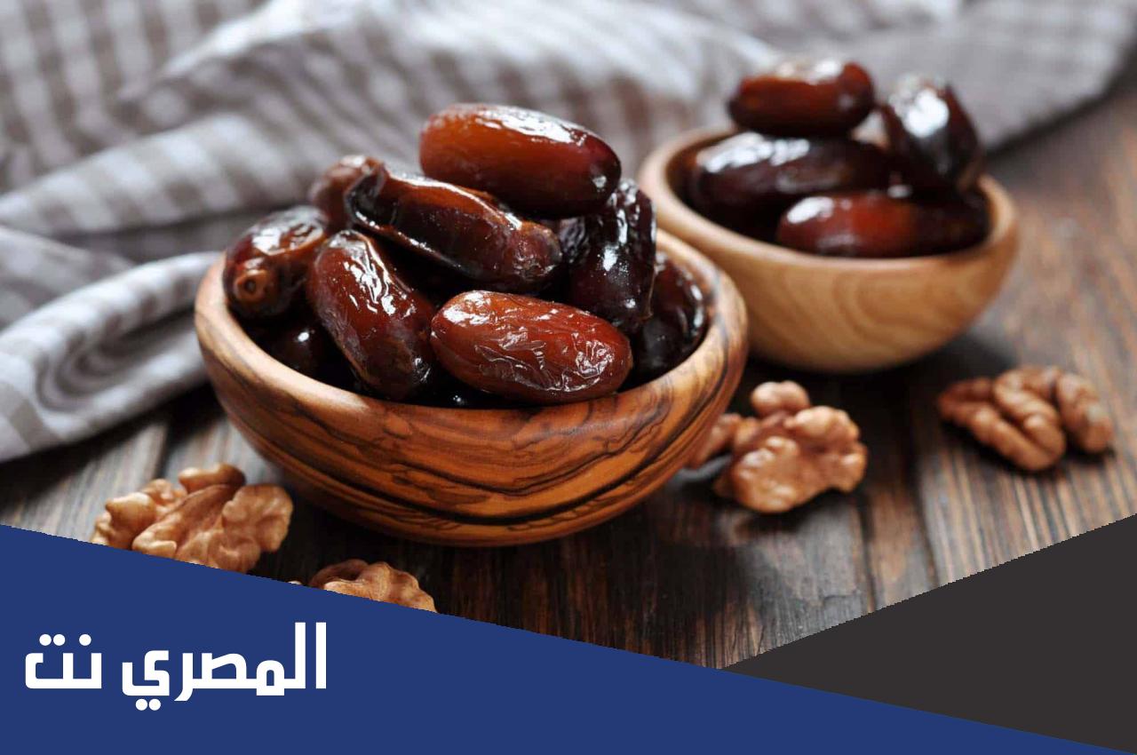 فوائد البلح الأسود باللبن
