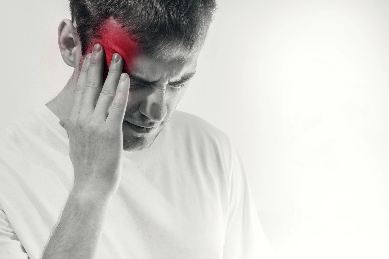 أعراض الصداع العنقودي وعلاجه