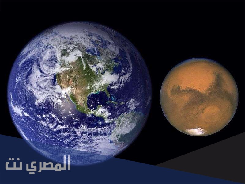 لماذا تظهر الارض باللون الازرق مقارنه مع المريخ