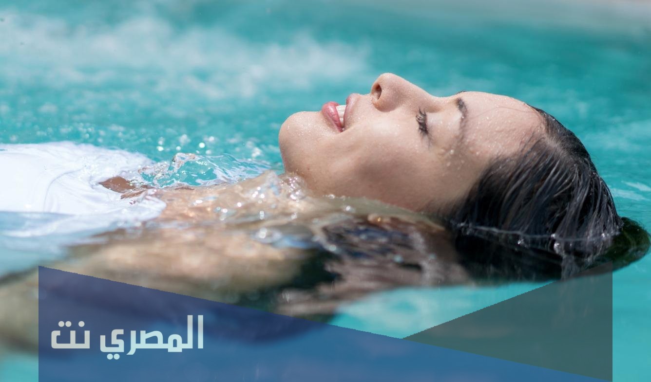 ما معني رؤية السباحة في البحر