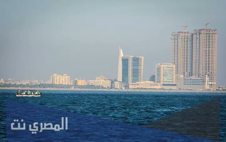هي المركز المالي والتجاري لباكستان تقع على ساحل بحر العرب