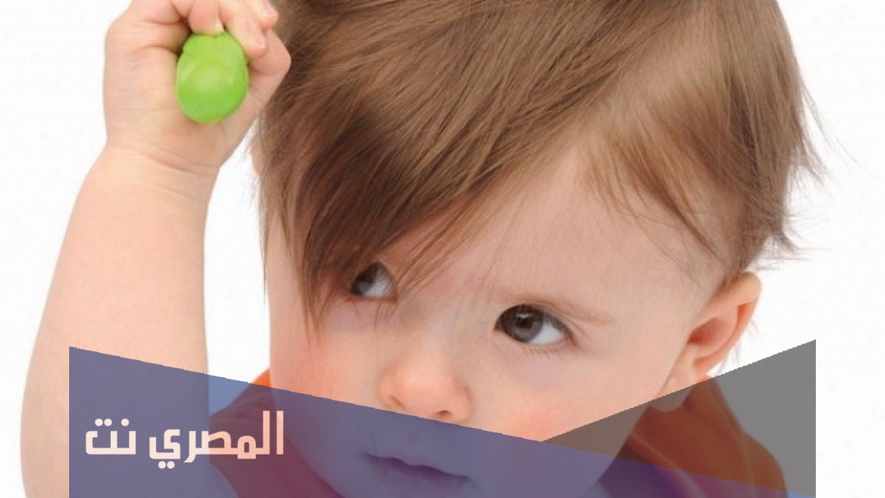أسباب تساقط الشعر عند الأطفال وعلاجه
