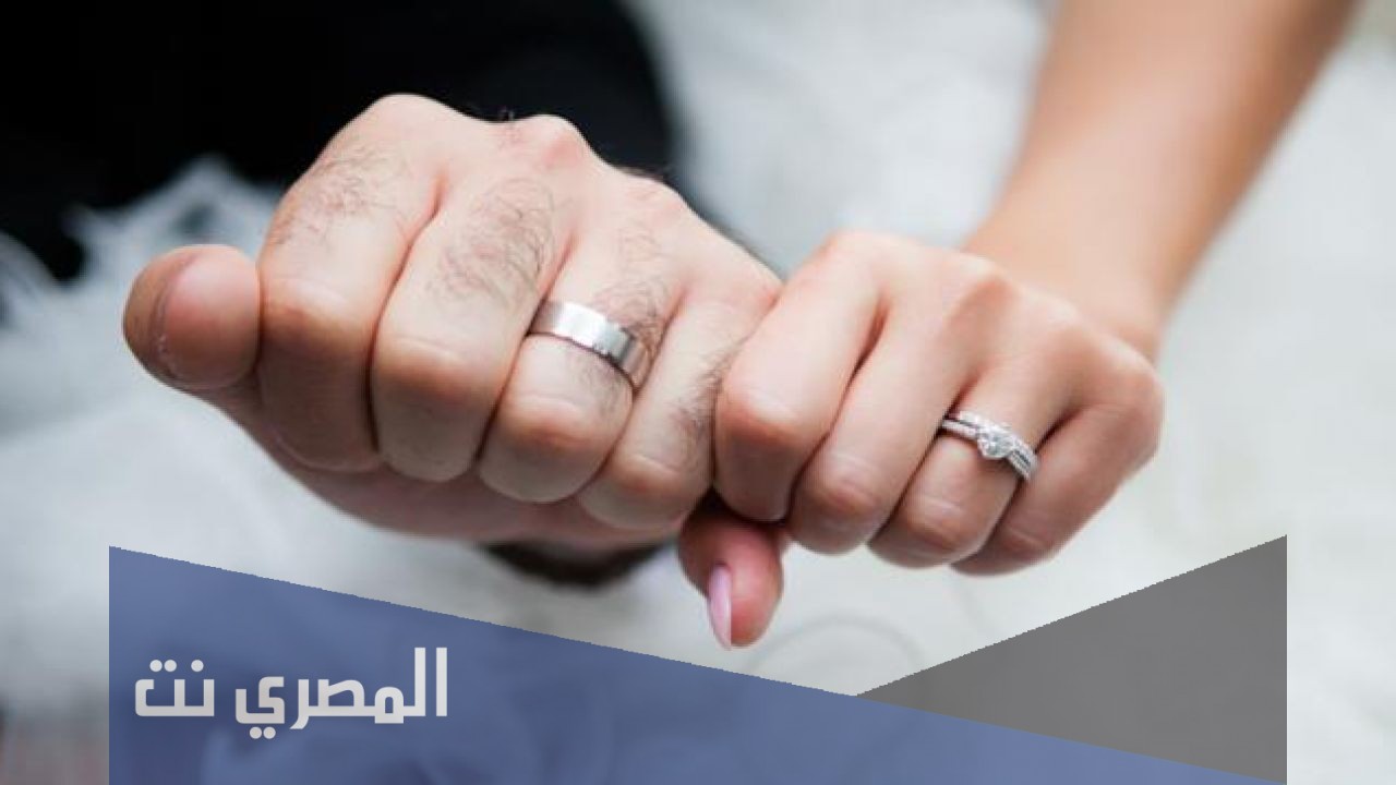 أين توضع الدبلة في الخطوبة؟