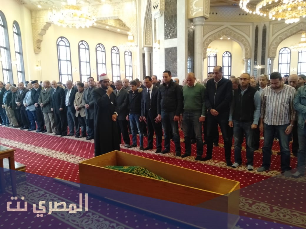 أين يقف الامام في صلاة الجنازة