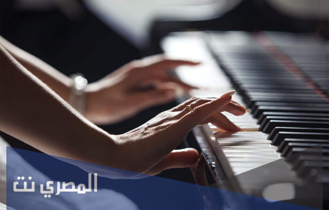 الالات الموسيقية التي تصدر الصوت عن طريق الطرق بالضرب تسمى