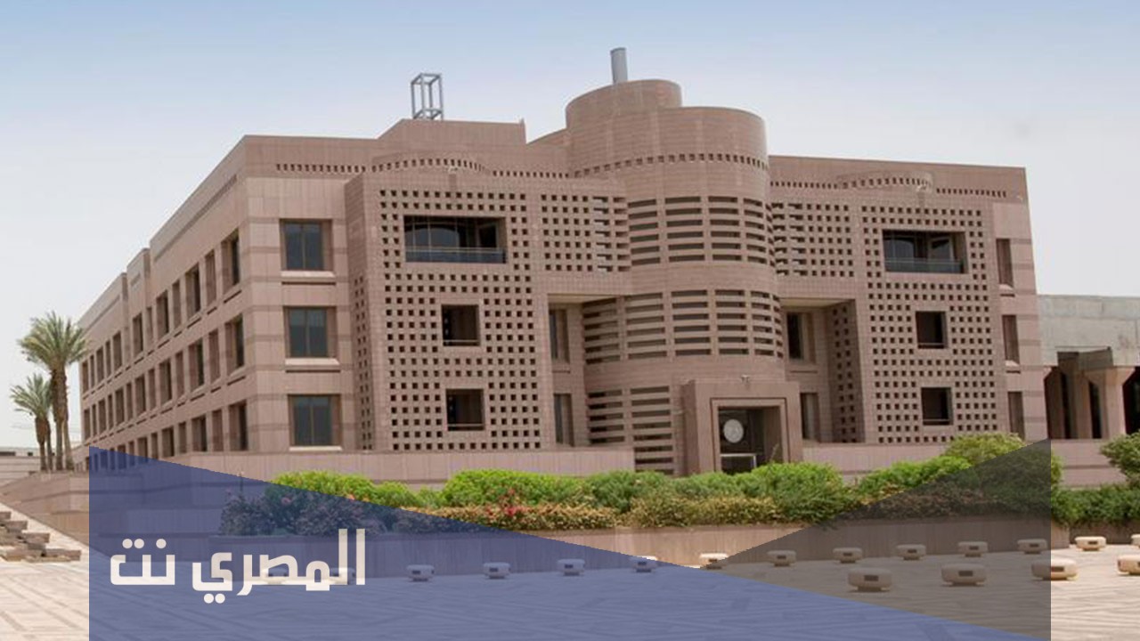 تخصصات الادبي في جامعة الملك عبدالعزيز