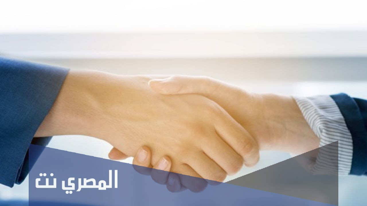حكم مصافحة المرأة الأجنبية في المذاهب الأربعة