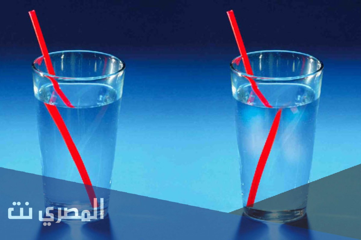 لماذا يبدو القلم مكسورا في الماء