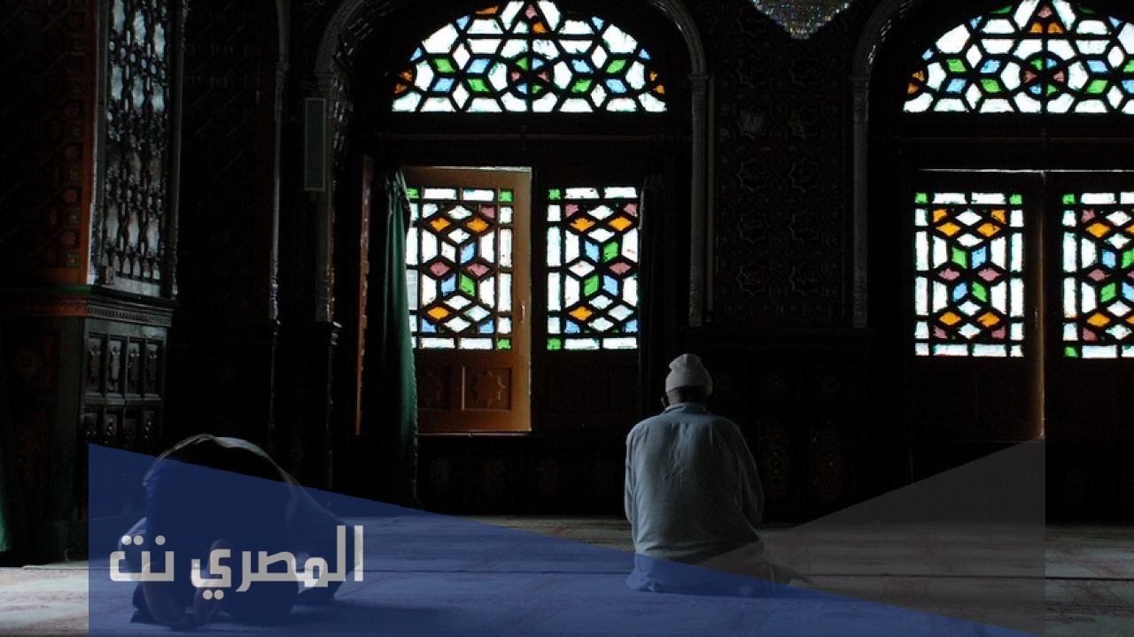 ما حكم الصلاة فى المساجد التى بها أضرحة؟