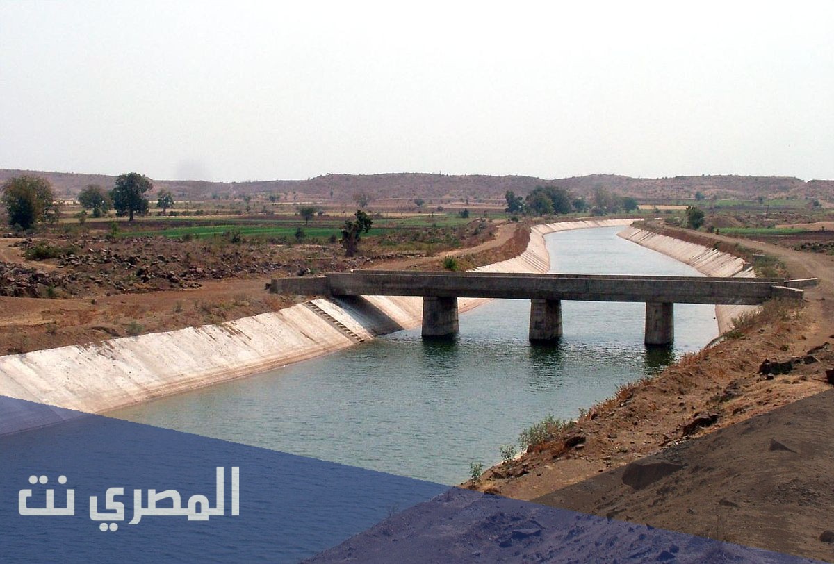 ماذا يطلق على القناه المحفوره في الارض