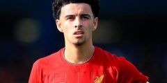 من هو جونز لاعب ليفربول
