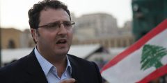 من هو عباس ناصر زوج مايا