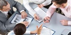 موضوع تعبير عن القيود الاجتماعية بالعناصر الرئيسية
