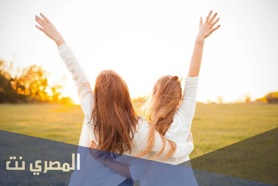 تفسير رؤية صديقتي في المنام للعزباء