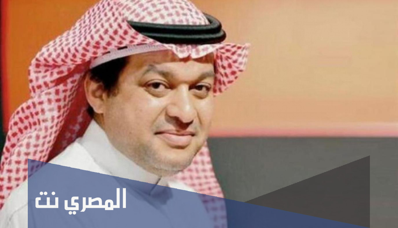 فيديو غريب يجلس فيه " خالد الزعاق " على الأرض داخل سوق ويثير استغراب الناس!
