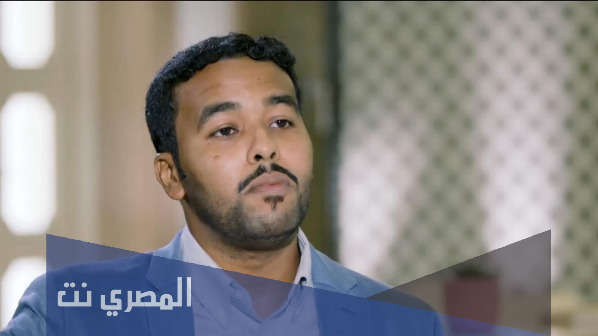 ما هي جنسية المعلق سوار الذهب