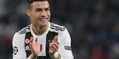 كم عدد اهداف رونالدو مع اليونايتد
