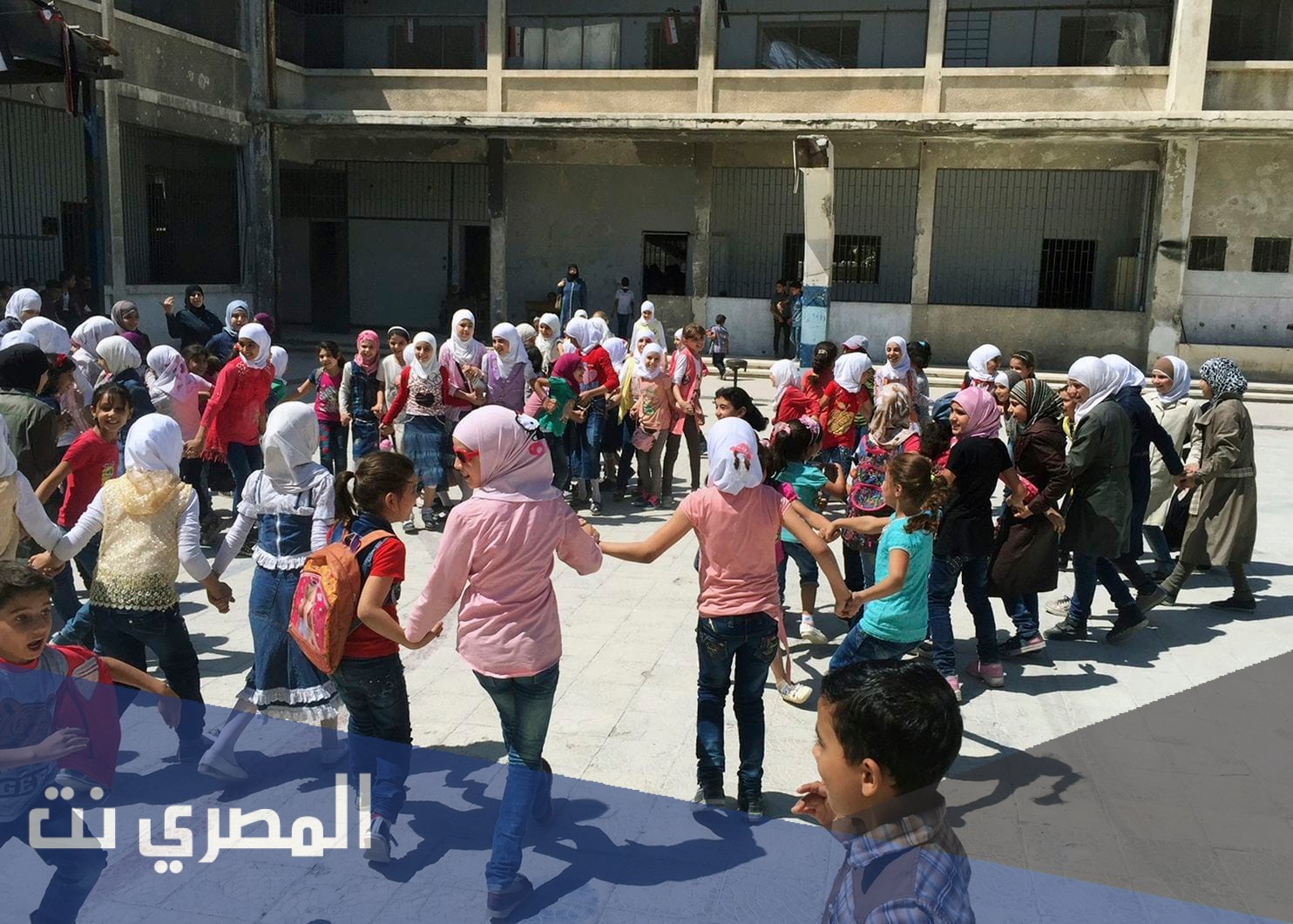 ما هي المؤسسة التي تؤدي مهام افتتاح المدارس