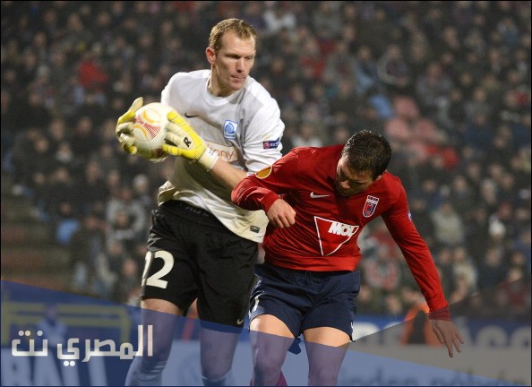 من هو اطول لاعب كرة قدم في العالم