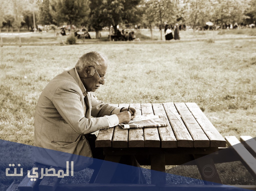 من هو صاحب مقولة فيا ليت الشباب يعود يوما