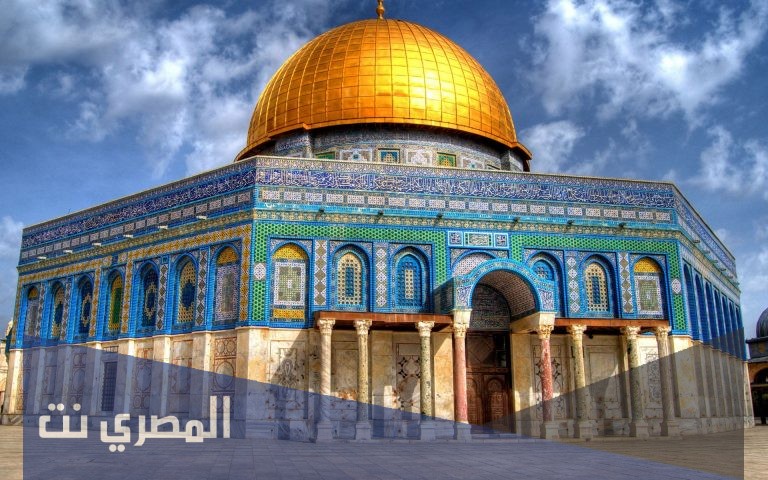 يقع مسجد قبة الصخرة حالياً في دولة