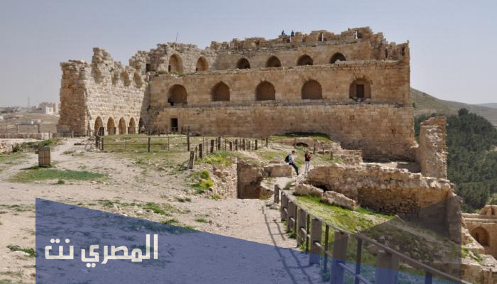 كم تبلغ مساحه قلعه الكرك
