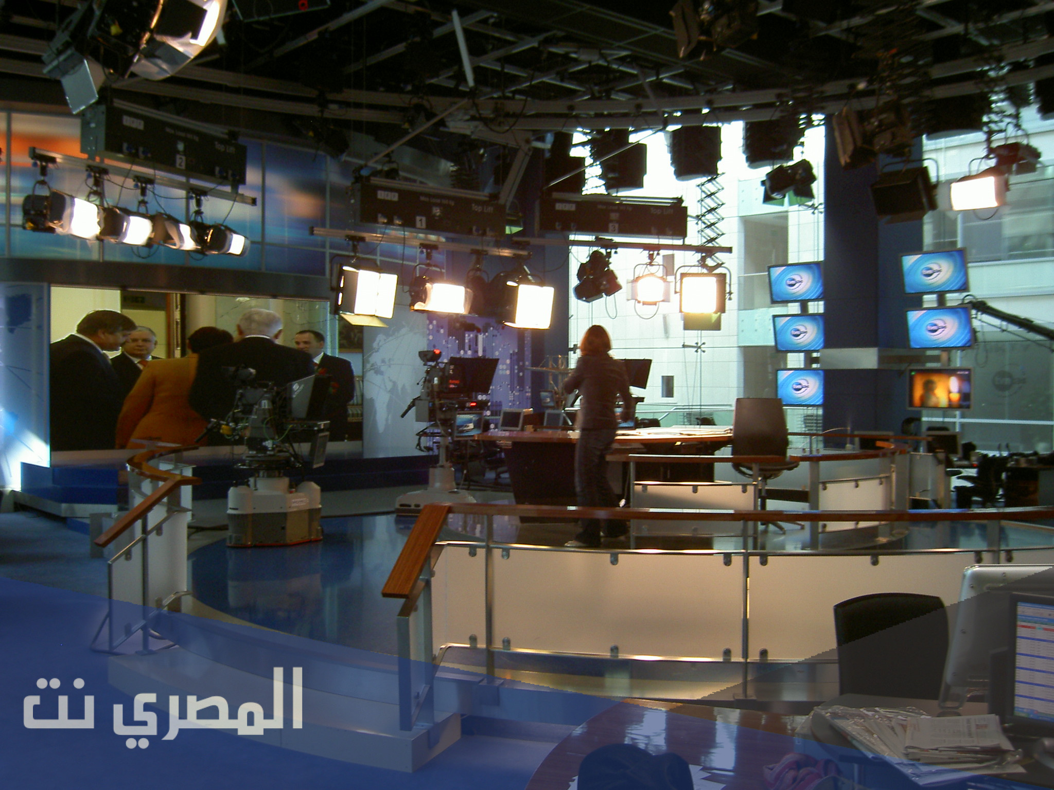 ما هي مكونات الاستديو التلفزيوني
