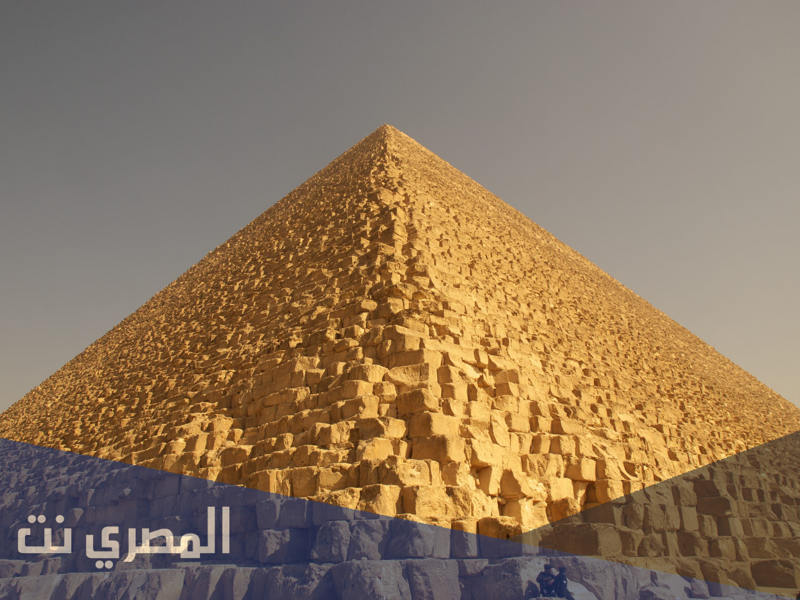 من بنى الاهرامات في مصر