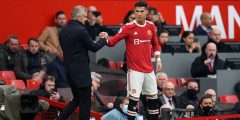من هو لاعب الشهر في الدوري الانجليزي