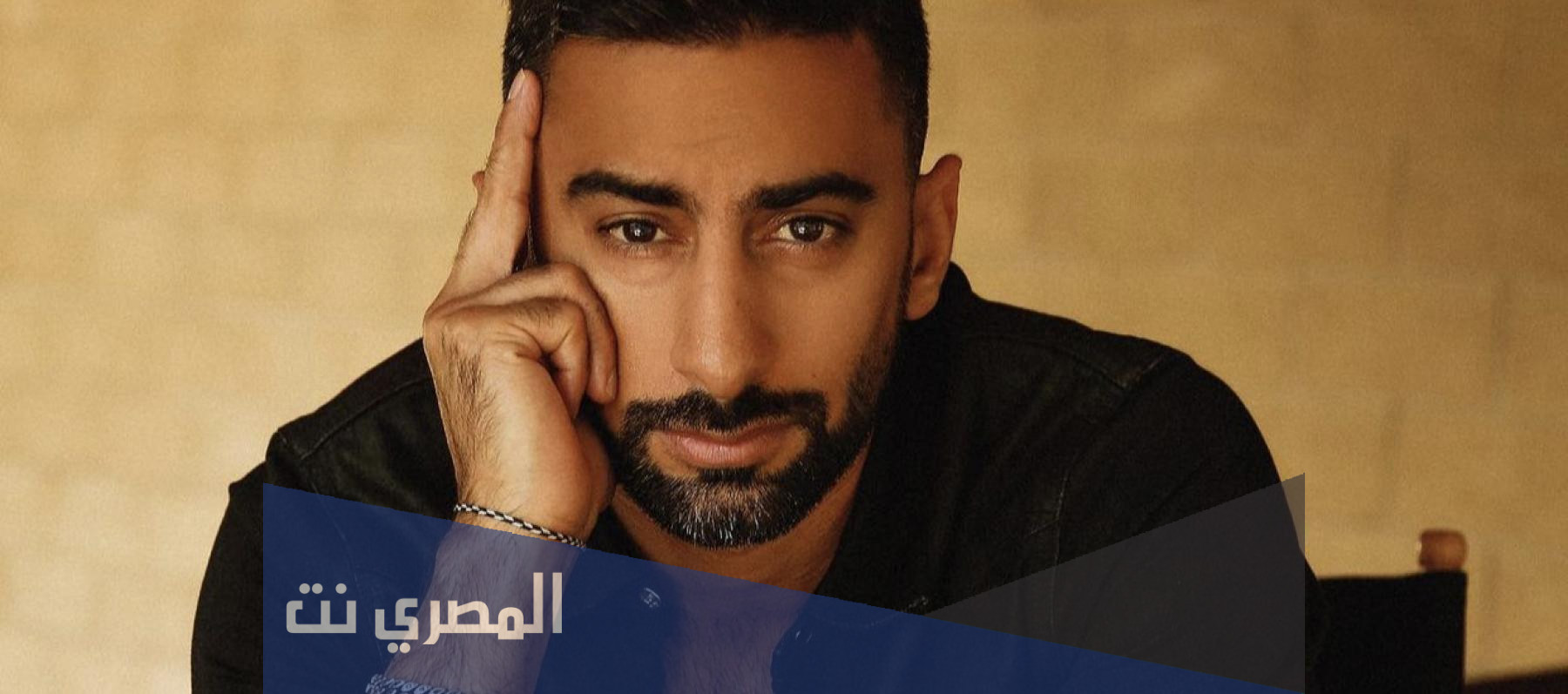 من هو أنس بوخش