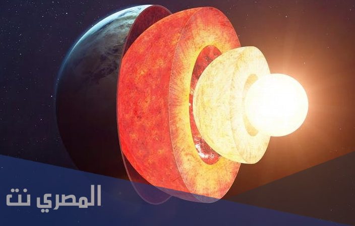 كم تبلغ درجه حراره الارض عند مركزها