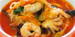 طريقة عمل شوربة السي فود بدون كريم بالخطوات