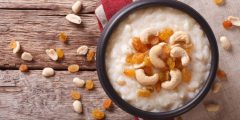 طريقة عمل الرز بلبن بالمكسرات والتفاح في المنزل
