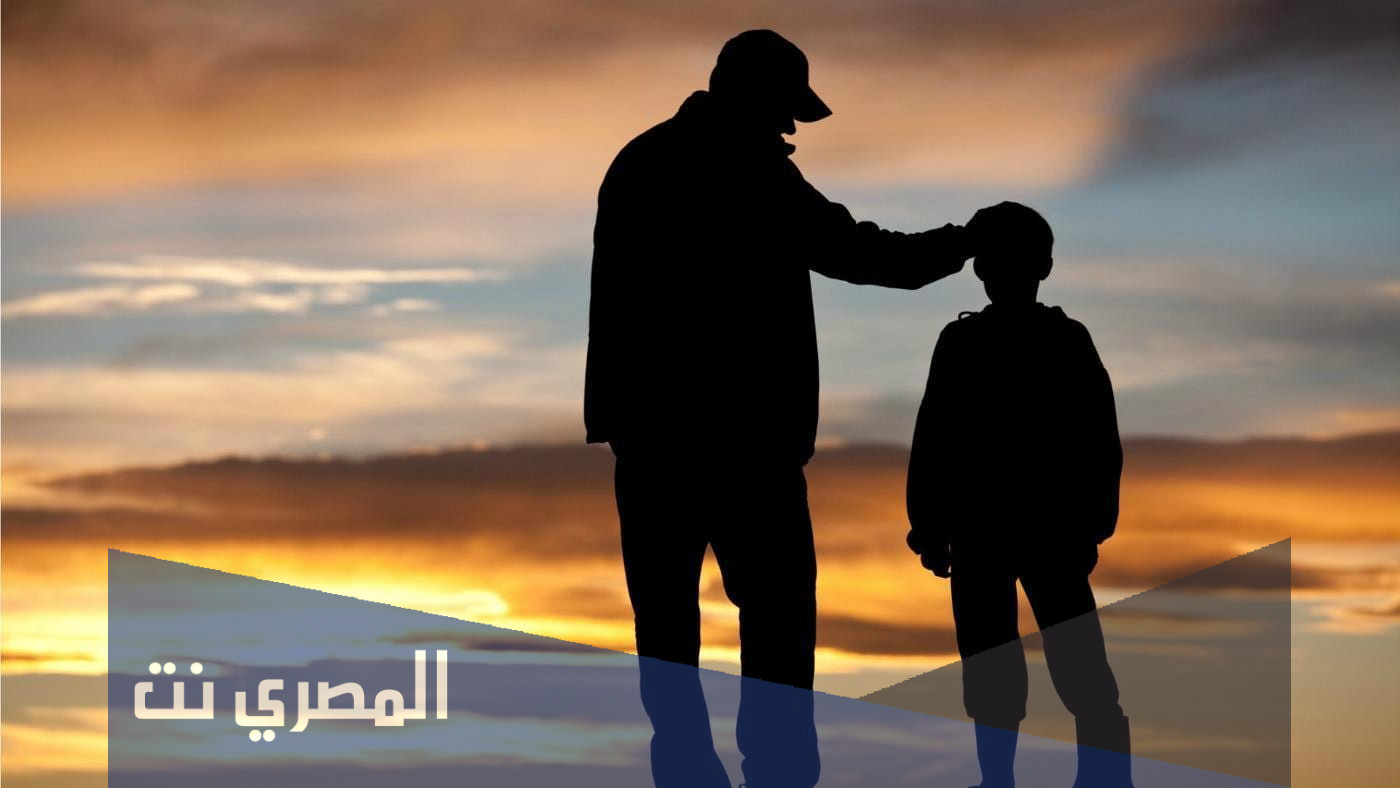 تفسير رؤية الأب المتوفي في المنام يبتسم