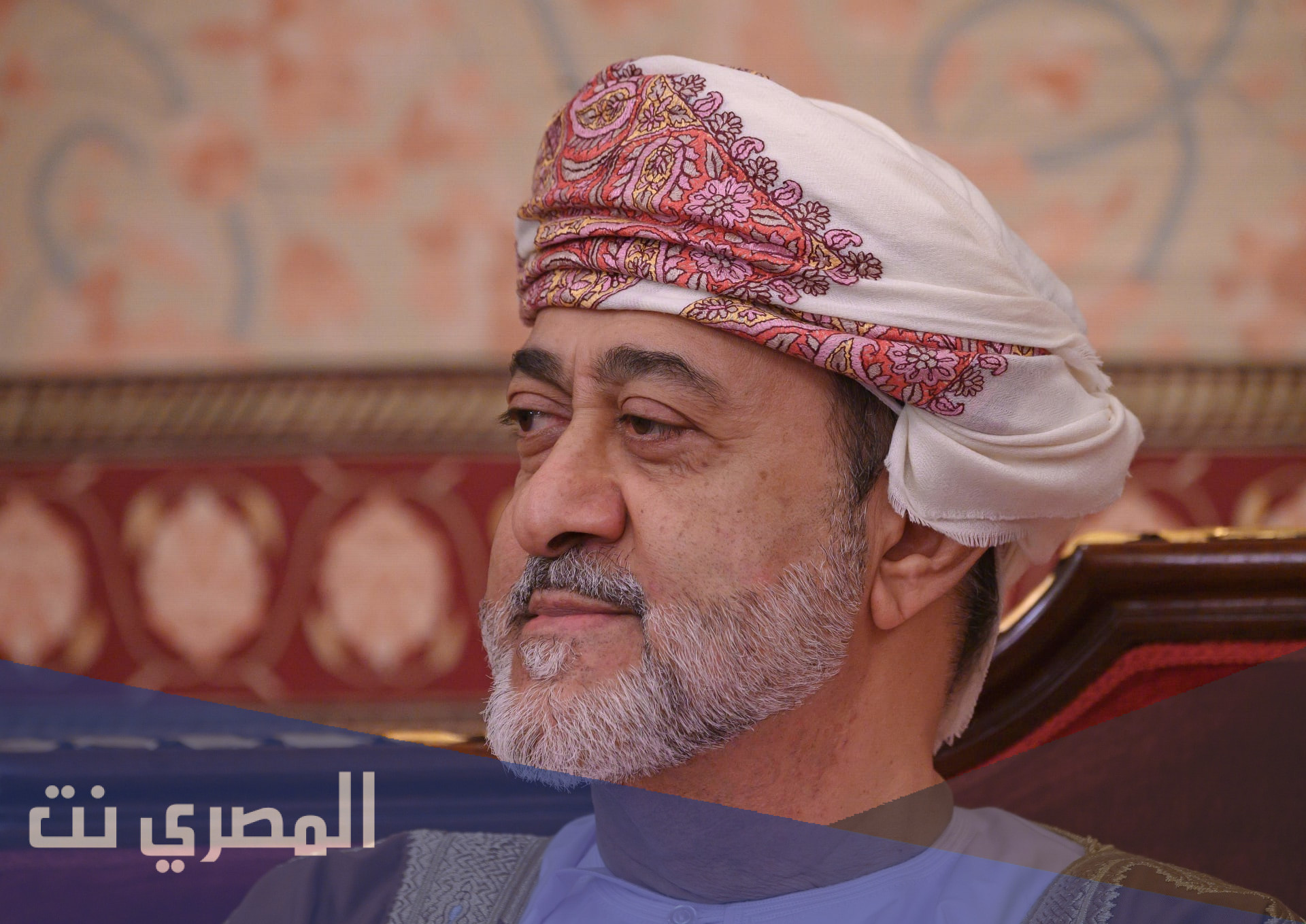 متى تولى السلطان هيثم الحكم