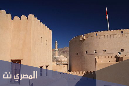 من هو الامام الذي طرد البرتغاليين من مسقط و صحار؟
