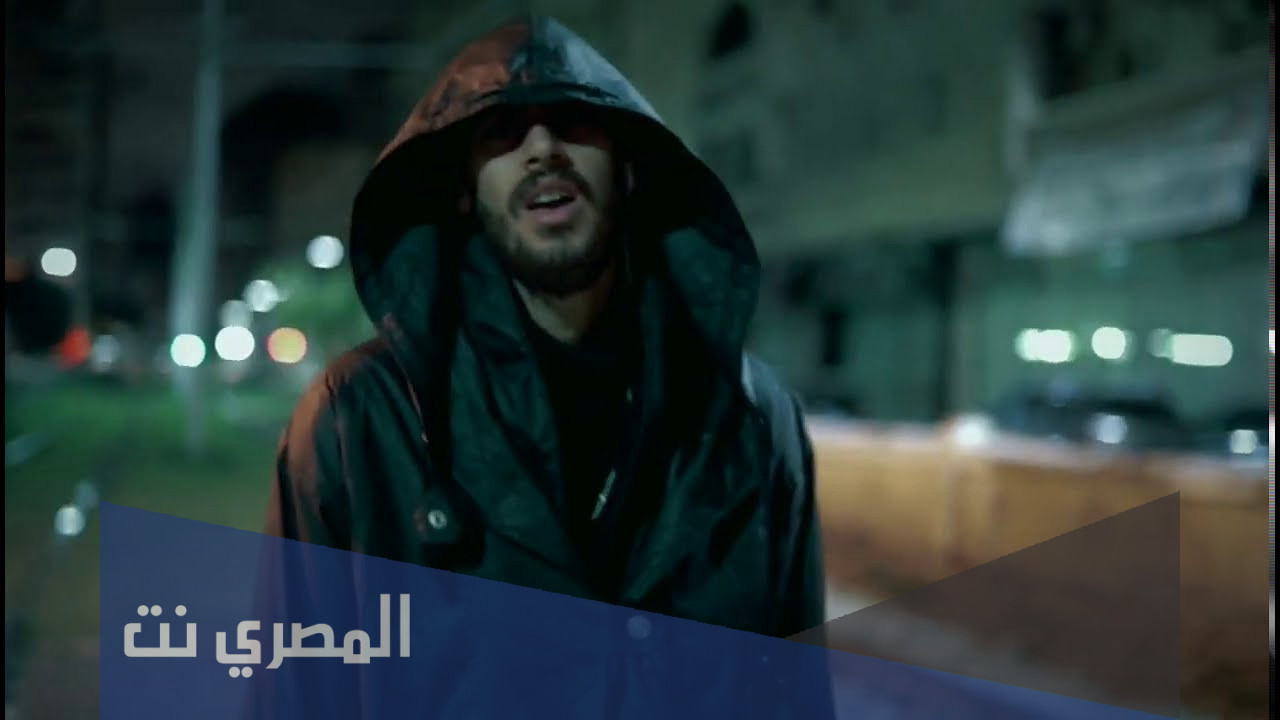 واقف مصدوم في مرايتي كلمات