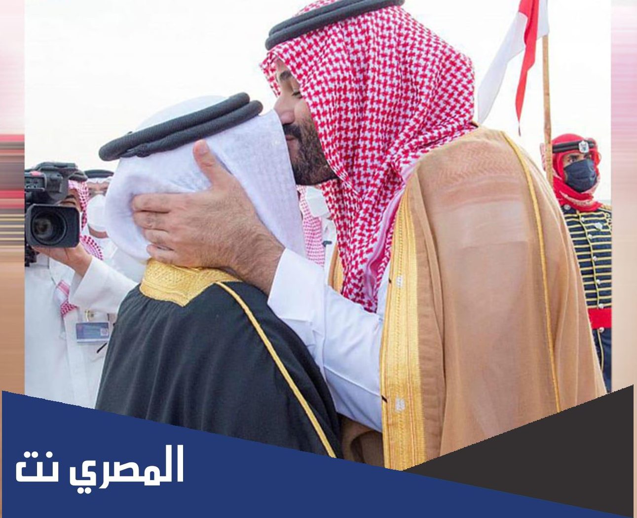 تقبيل ولي العهد السعودي محمد بن سلمان لجبهة عاهل البحرين يثير تفاعلا