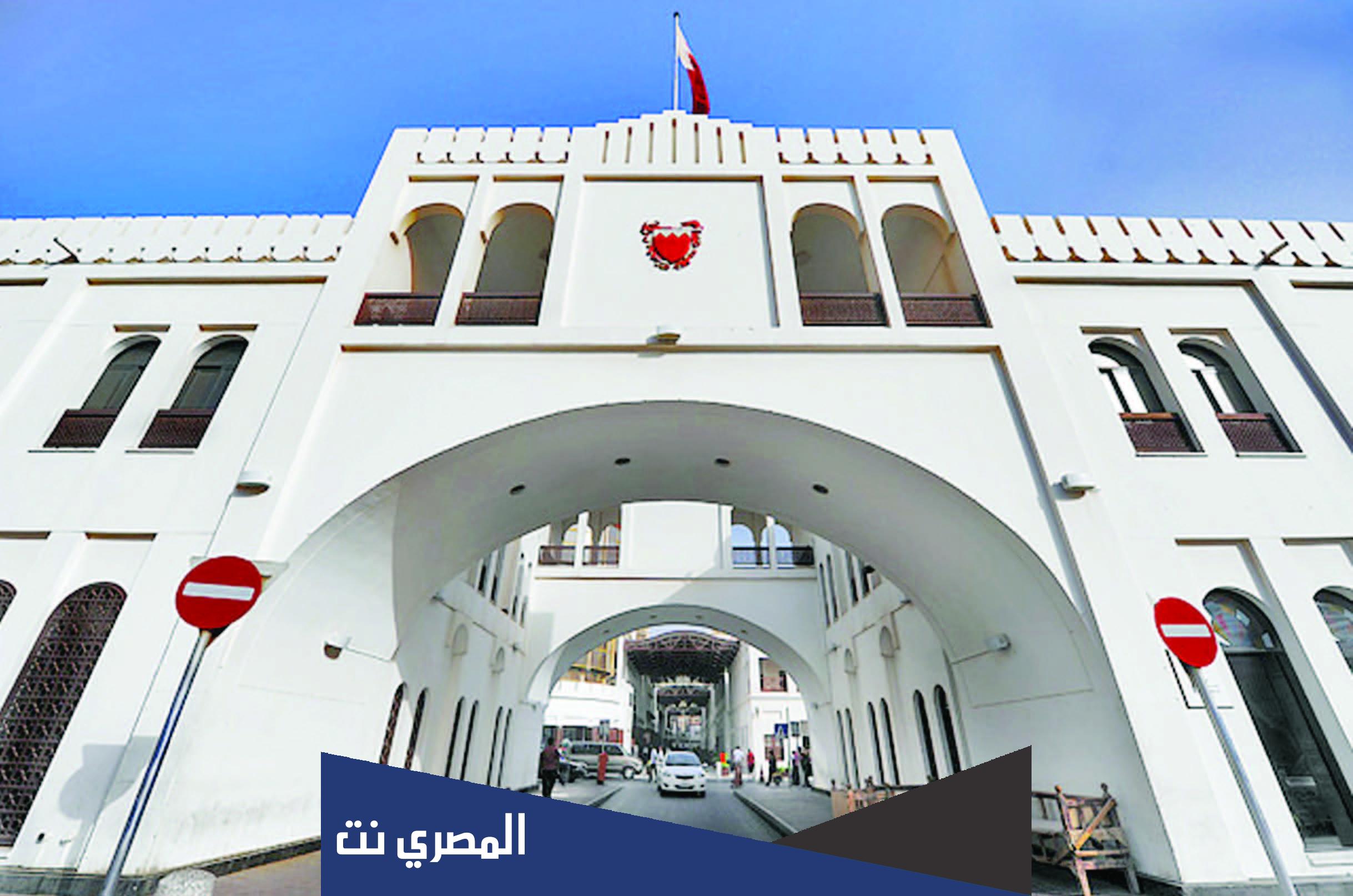في اي عام تم تشييد باب البحرين ؟