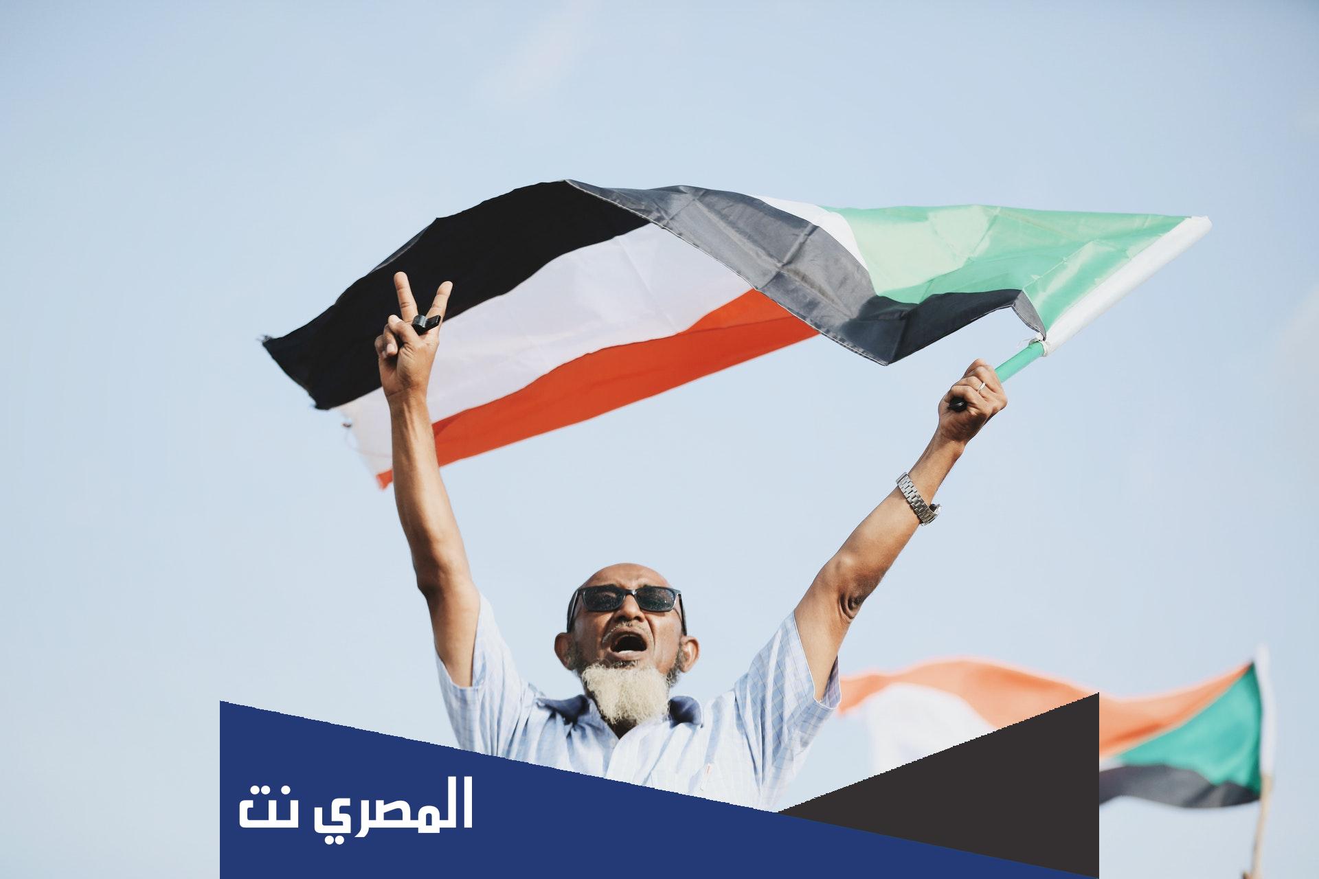 متى تم اعلان استقلال السودان من داخل البرلمان في اي عام